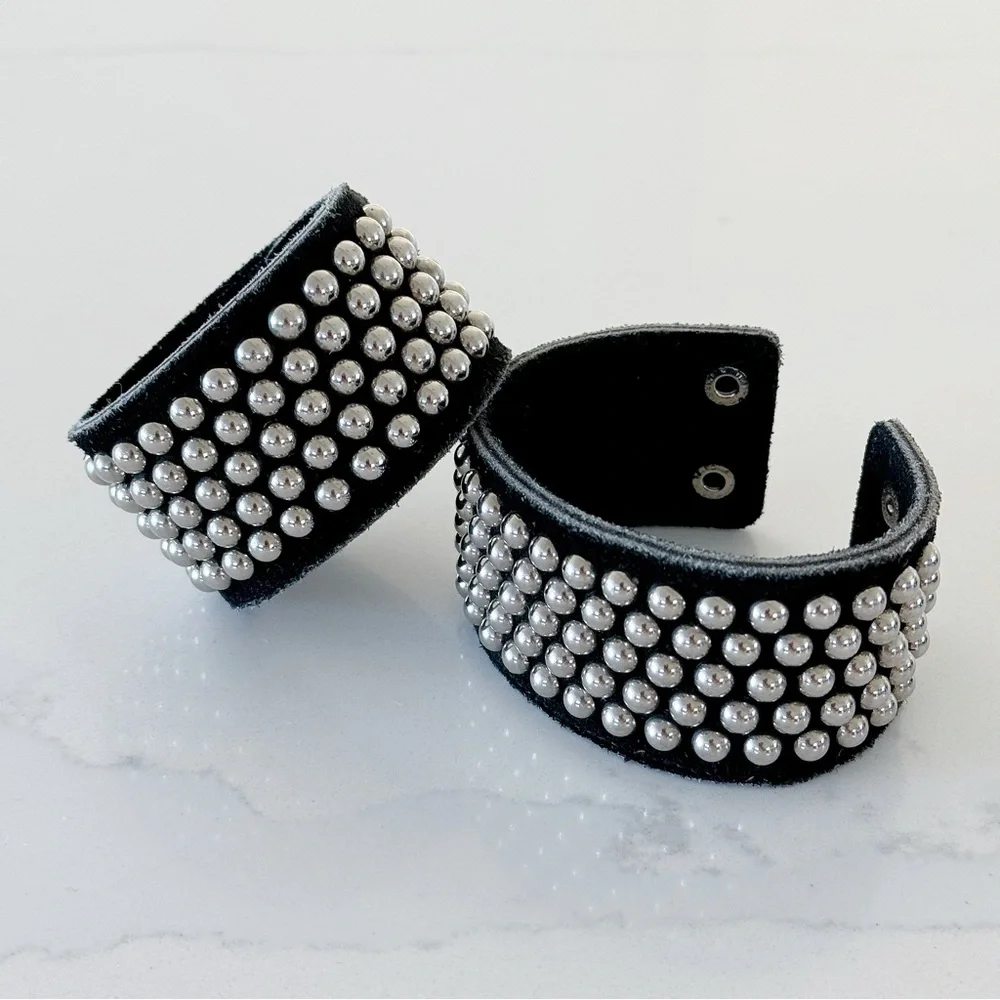 🤩 Stunning Genuine Studded Suede Black Belt And Matching Bracelets